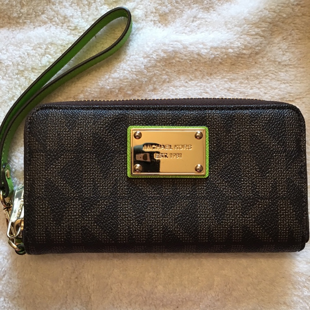 Michael Kors wristlet